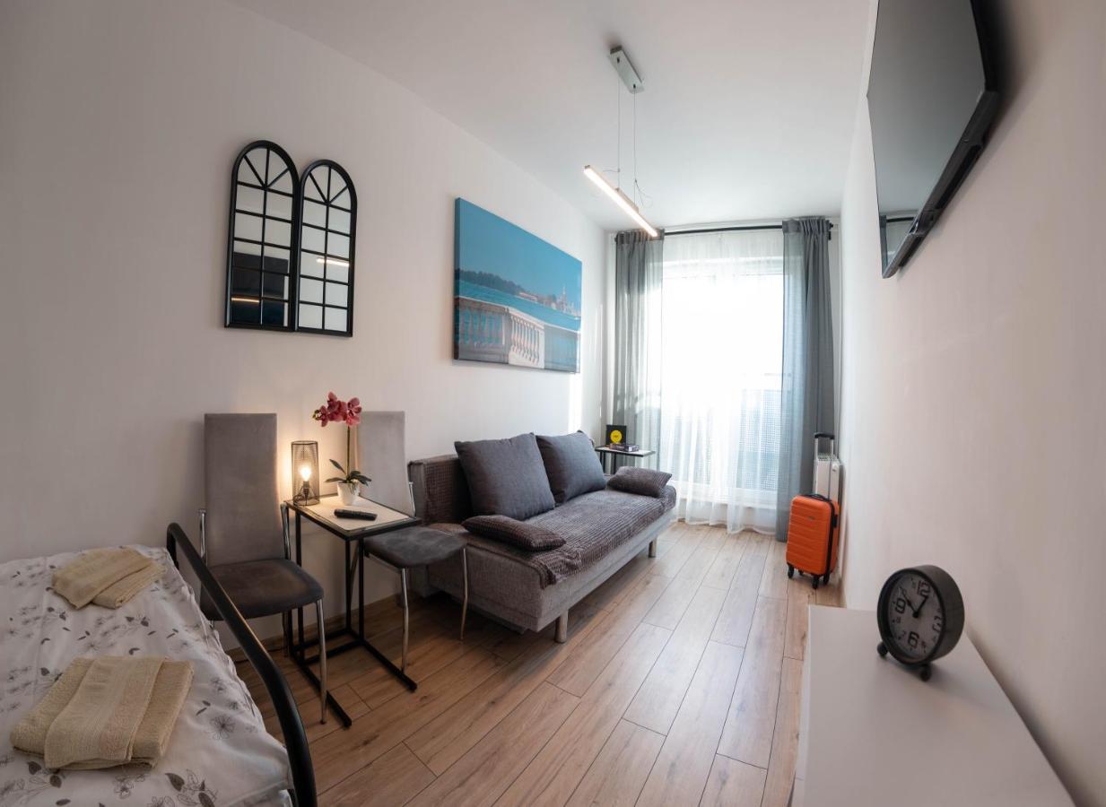 Loftowy Wypoczynek Goldair Apartment Poznan